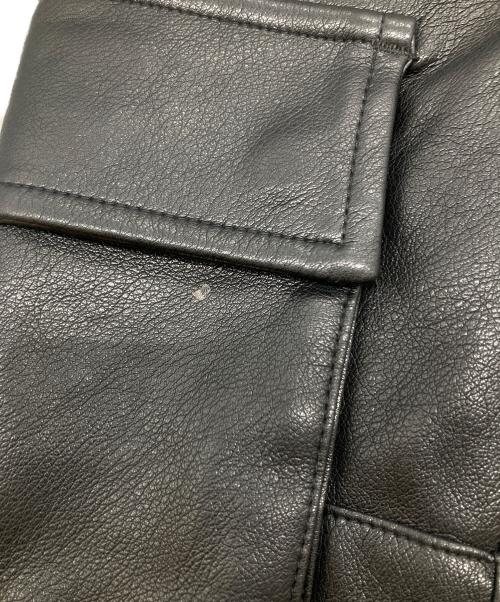 LAST NEST（ラストネスト）LAST NEST (ラストネスト) BAGGY LEATHER CARGO PANTS ブラック サイズ:Mの古着・服飾アイテム
