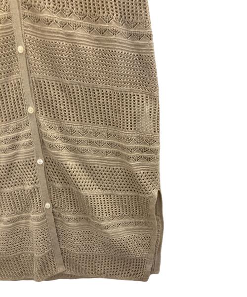 23区（ニジュウサンク）23区 (ニジュウサンク) レーシーパターン ロングジレ ニット ベージュ サイズ:38の古着・服飾アイテム