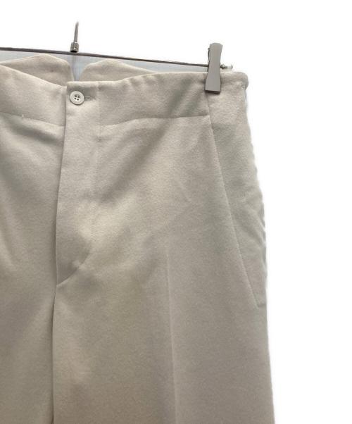 GUCCI（グッチ）GUCCI (グッチ) アジャストボタンウールスラックス アイボリー サイズ:SIZE 44の古着・服飾アイテム