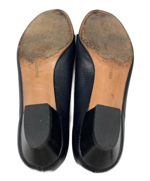 Salvatore Ferragamo（サルヴァトーレ フェラガモ）Salvatore Ferragamo (サルヴァトーレ フェラガモ) ヴァラリボンパンプス ブラック サイズ:25cmの古着・服飾アイテム