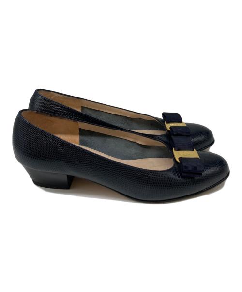Salvatore Ferragamo（サルヴァトーレ フェラガモ）Salvatore Ferragamo (サルヴァトーレ フェラガモ) ヴァラリボンパンプス ブラック サイズ:25の古着・服飾アイテム