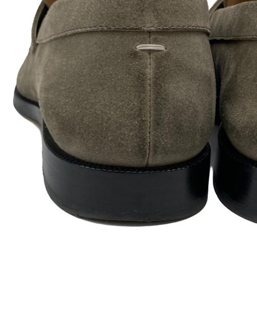 Maison Margiela（メゾンマルジェラ）Maison Margiela (メゾンマルジェラ) 足袋スエードローファー カーキ サイズ:40の古着・服飾アイテム