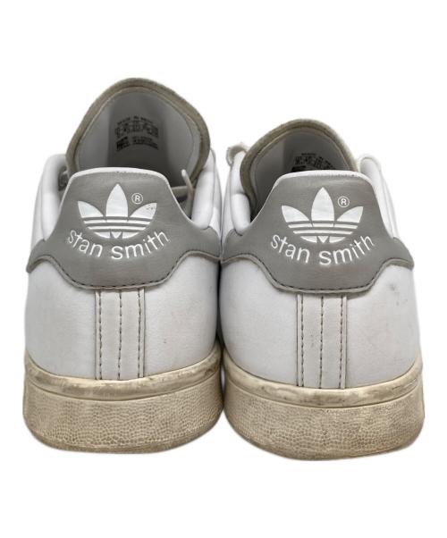 adidas（アディダス）adidas (アディダス) ローカットスニーカー ホワイト サイズ:23の古着・服飾アイテム