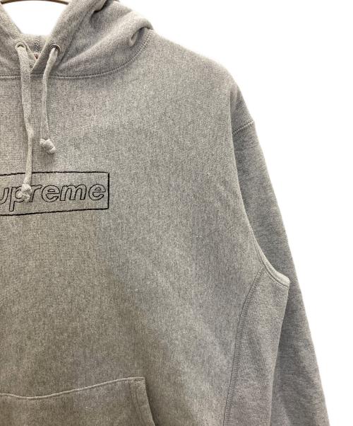 SUPREME（シュプリーム）SUPREME (シュプリーム) KAWS (カウズ) プルオーバーパーカー グレー サイズ:表記なしの古着・服飾アイテム