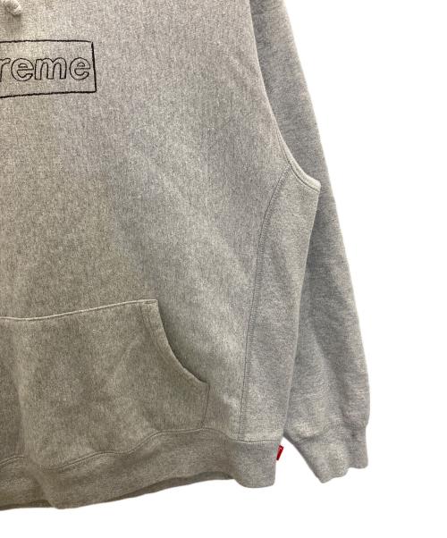 SUPREME（シュプリーム）SUPREME (シュプリーム) KAWS (カウズ) プルオーバーパーカー グレー サイズ:表記なしの古着・服飾アイテム