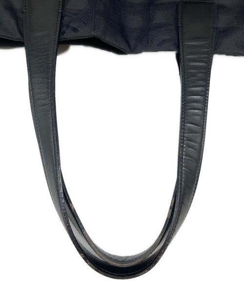 CHANEL（シャネル）CHANEL (シャネル) ニュートラベルライントートMM ブラックの古着・服飾アイテム