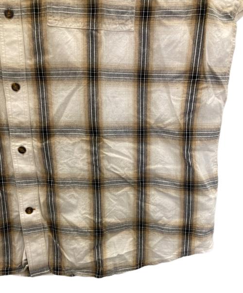CarHartt（カーハート）CarHartt (カーハート) 半袖シャツ ベージュ サイズ:2XLの古着・服飾アイテム