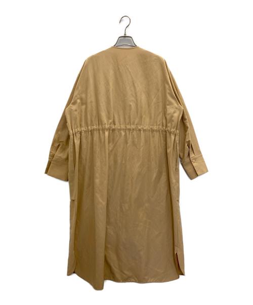 DRAWER（ドゥロワー）Drawer (ドゥロワー) ノーカラー ギャザードレス ベージュ サイズ:38の古着・服飾アイテム
