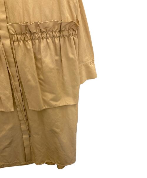 DRAWER（ドゥロワー）Drawer (ドゥロワー) ノーカラー ギャザードレス ベージュ サイズ:38の古着・服飾アイテム
