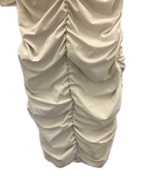 RANDEBOO（ランデブー）RANDEBOO (ランデブー) SHIRRING MELT DRESS アイボリー サイズ:FREEの古着・服飾アイテム