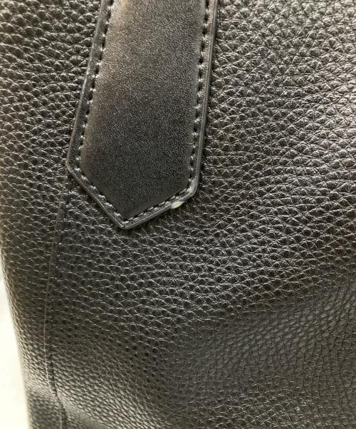 MICHAEL KORS（マイケルコース）MICHAEL KORS (マイケルコース) レザーチャームトートバッグ ブラックの古着・服飾アイテム
