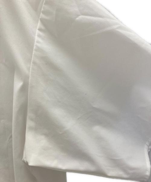 RIM.ARK（リムアーク）RIM.ARK (リムアーク) インサイドスリットトップス ホワイト サイズ:36の古着・服飾アイテム