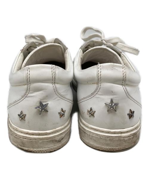 JIMMY CHOO（ジミーチュウ）JIMMY CHOO (ジミーチュウ) スタースタッズロゴプレートスニーカー ホワイト サイズ:42の古着・服飾アイテム
