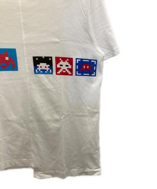 COMME des GARCONS SHIRT（コムデギャルソンシャツ）COMME des GARCONS SHIRT (コムデギャルソンシャツ) INVADER Tシャツ ホワイト サイズ:XLの古着・服飾アイテム