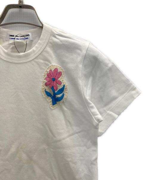 COMME des GARCONS COMME des GARCONS（コムデギャルソン コムデギャルソン）COMME des GARCONS COMME des GARCONS (コムデギャルソン コムデギャルソン) 花柄刺繍ワッペンTee ネイビー サイズ:SSの古着・服飾アイテム