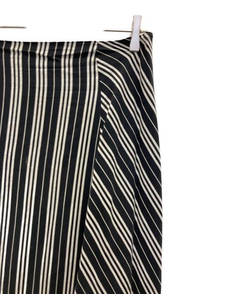 BURBERRY LONDON（バーバリーロンドン）BURBERRY LONDON (バーバリーロンドン) ロングスカート ブラック サイズ:13の古着・服飾アイテム
