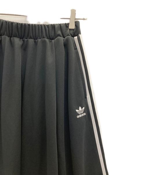 adidas（アディダス）adidas (アディダス) ロングスカート ブラック サイズ:M 未使用品の古着・服飾アイテム