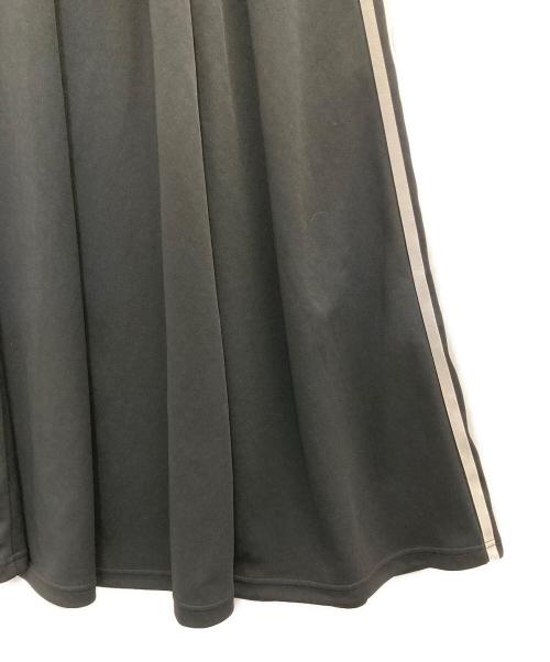 adidas（アディダス）adidas (アディダス) ロングスカート ブラック サイズ:M 未使用品の古着・服飾アイテム
