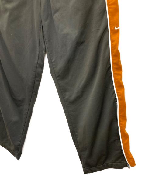 NIKE（ナイキ）NIKE (ナイキ) トラックパンツ グレー サイズ:Ｍの古着・服飾アイテム