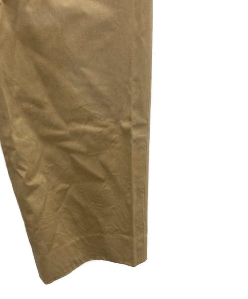 YAECA（ヤエカ）YAECA (ヤエカ) タックチノパン ベージュ サイズ:28 未使用品の古着・服飾アイテム