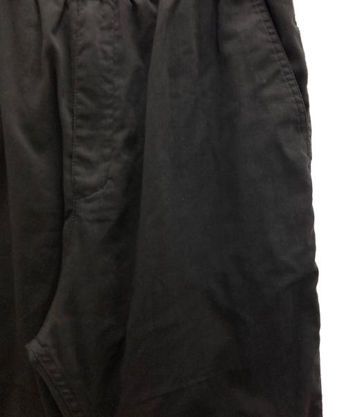 WHITE MOUNTAINEERING（ホワイトマウンテ二アニング）WHITE MOUNTAINEERING (ホワイトマウンテ二アニング) Repose Wear TAPERED PANTS ブラックの古着・服飾アイテム