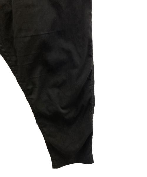 WHITE MOUNTAINEERING（ホワイトマウンテ二アニング）WHITE MOUNTAINEERING (ホワイトマウンテ二アニング) Repose Wear TAPERED PANTS ブラックの古着・服飾アイテム