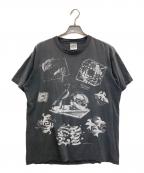 ANDAZIAアンダジア）の古着「マルチプリントエッシャー ヴィンテージTee」｜グレー