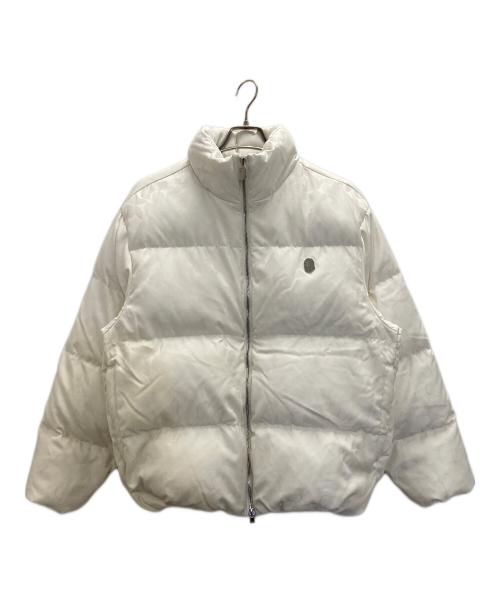 A BATHING APE（アベイシングエイプ）A BATHING APE (アベイシングエイプ) TONAL SOLID CAMO PUFFER DOWN JACKET ホワイト サイズ:Mの古着・服飾アイテム