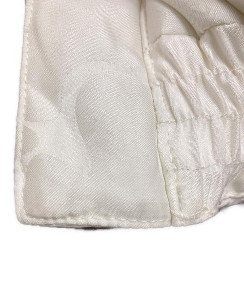 A BATHING APE（アベイシングエイプ）A BATHING APE (アベイシングエイプ) TONAL SOLID CAMO PUFFER DOWN JACKET ホワイト サイズ:Mの古着・服飾アイテム