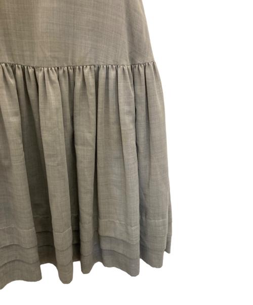 FOXEY NEWYORK（フォクシーニューヨーク）FOXEY NEWYORK (フォクシーニューヨーク) ノースリーブギャザーワンピース グレー サイズ:42の古着・服飾アイテム