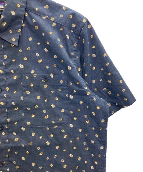 Patagonia（パタゴニア）Patagonia (パタゴニア) 総柄半袖シャツ ネイビー サイズ:Mの古着・服飾アイテム