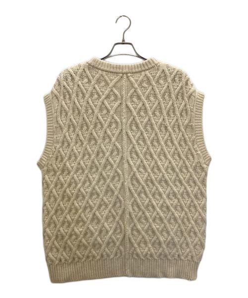 AURALEE（オーラリー）AURALEE (オーラリー) HARD TWIST MERINO ARAN KNIT VEST アイボリーの古着・服飾アイテム