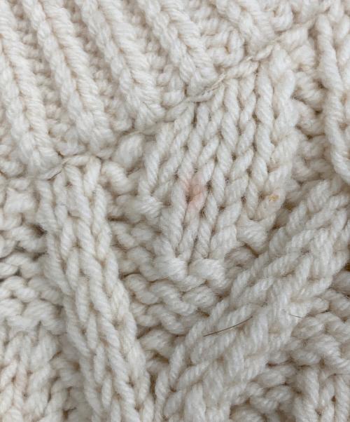 AURALEE（オーラリー）AURALEE (オーラリー) HARD TWIST MERINO ARAN KNIT VEST アイボリーの古着・服飾アイテム