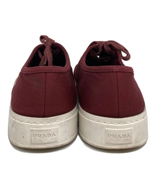 PRADA（プラダ）PRADA (プラダ) ローカットスニーカー レッド サイズ:10 1/2の古着・服飾アイテム