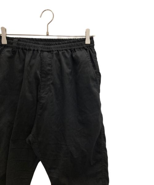 WHITE MOUNTAINEERING（ホワイトマウンテ二アニング）WHITE MOUNTAINEERING (ホワイトマウンテ二アニング) TAPERED PANTS ブラックの古着・服飾アイテム