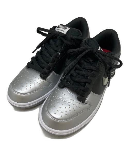 NIKE SB（ナイキエスビー）NIKE SB (ナイキエスビー) Supreme (シュプリーム) Dunk Low Metallic Silver/Black シルバー×ブラック サイズ:25.5㎝の古着・服飾アイテム