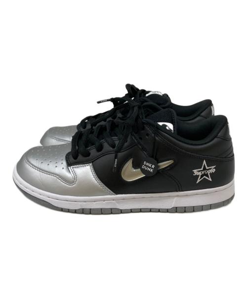 NIKE SB（ナイキエスビー）NIKE SB (ナイキエスビー) Supreme (シュプリーム) Dunk Low Metallic Silver/Black シルバー×ブラック サイズ:25.5㎝の古着・服飾アイテム