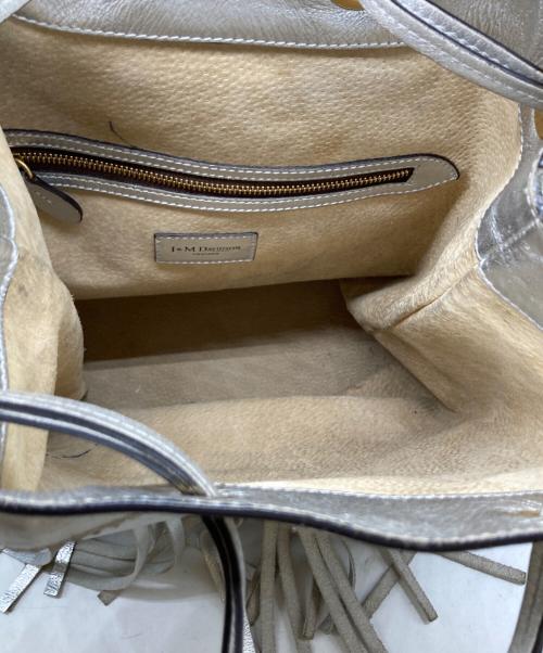 J&M DAVIDSON（ジェイ＆エム デヴィッドソン）J&M DAVIDSON (ジェイ＆エム デヴィッドソン) カーニバル ショルダーバッグ シルバーの古着・服飾アイテム