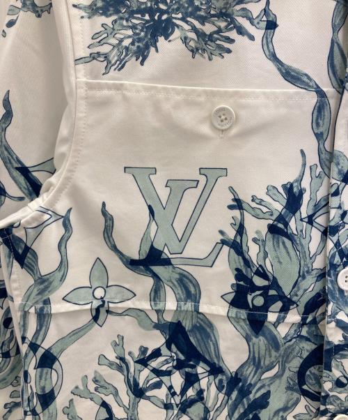 LOUIS VUITTON（ルイ ヴィトン）LOUIS VUITTON (ルイ ヴィトン) LVロゴプリンテッドブルゾン ホワイト×ブルー サイズ:Sの古着・服飾アイテム
