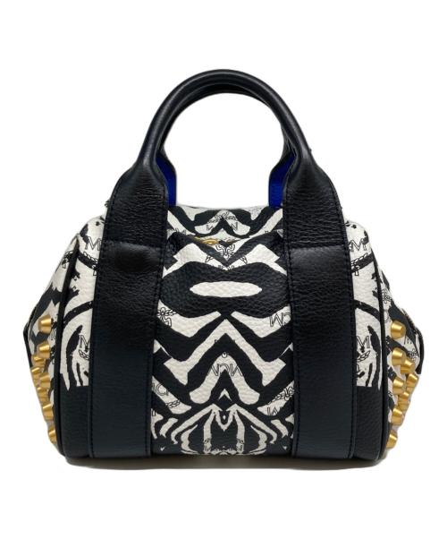 MCM（エムシーエム）MCM (エムシーエム) 2WAY スタッズハンドバッグ ブラック×ホワイトの古着・服飾アイテム