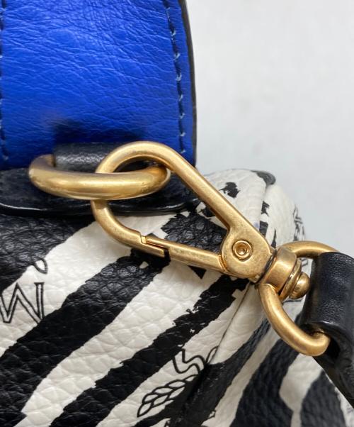 MCM（エムシーエム）MCM (エムシーエム) 2WAY スタッズハンドバッグ ブラック×ホワイトの古着・服飾アイテム