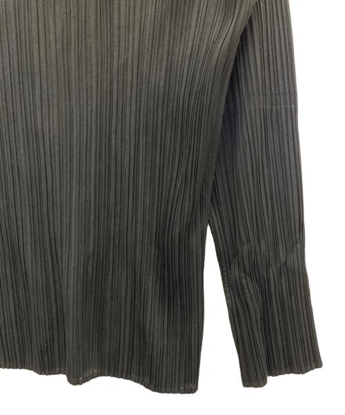 ISSEY MIYAKE（イッセイミヤケ）ISSEY MIYAKE (イッセイミヤケ) ハイネックプリーツカットソー ブラック サイズ:Mの古着・服飾アイテム