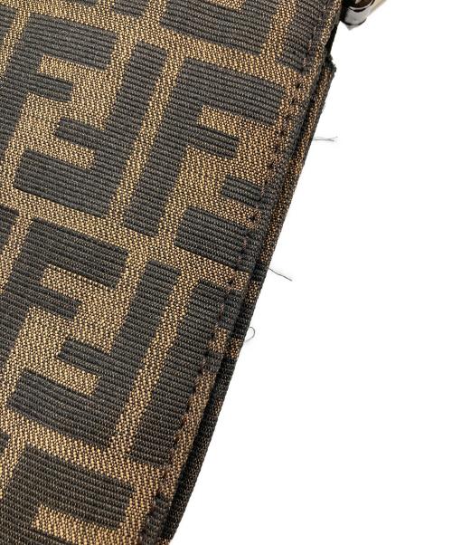 FENDI（フェンディ）FENDI (フェンディ) ズッカ柄マンマバケットショルダーバッグ ブラウンの古着・服飾アイテム