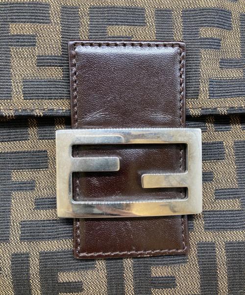 FENDI（フェンディ）FENDI (フェンディ) ズッカ柄マンマバケットショルダーバッグ ブラウンの古着・服飾アイテム
