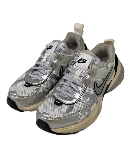 NIKE（ナイキ）NIKE (ナイキ) W V2K RUN シルバー サイズ:23.5㎝の古着・服飾アイテム