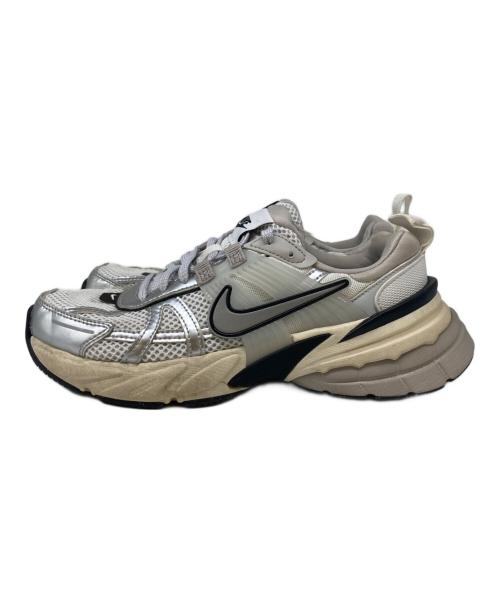 NIKE（ナイキ）NIKE (ナイキ) W V2K RUN シルバー サイズ:23.5㎝の古着・服飾アイテム