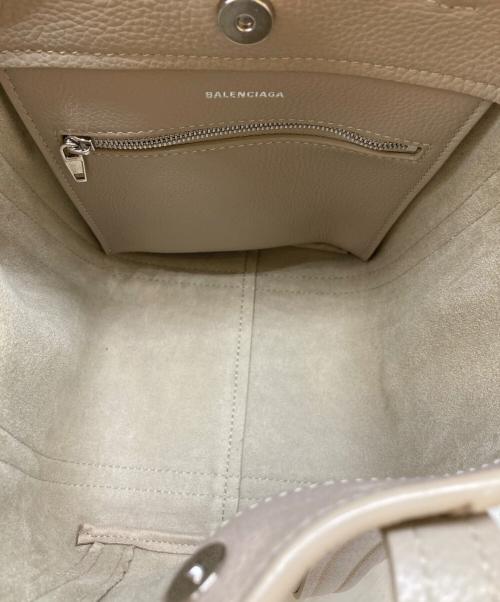BALENCIAGA（バレンシアガ）BALENCIAGA (バレンシアガ) エブリデイ2.0ノースサウスショルダートートバッグ ベージュの古着・服飾アイテム