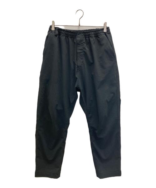 WHITE MOUNTAINEERING（ホワイトマウンテ二アニング）WHITE MOUNTAINEERING (ホワイトマウンテ二アニング) テーパードパンツ ブラックの古着・服飾アイテム