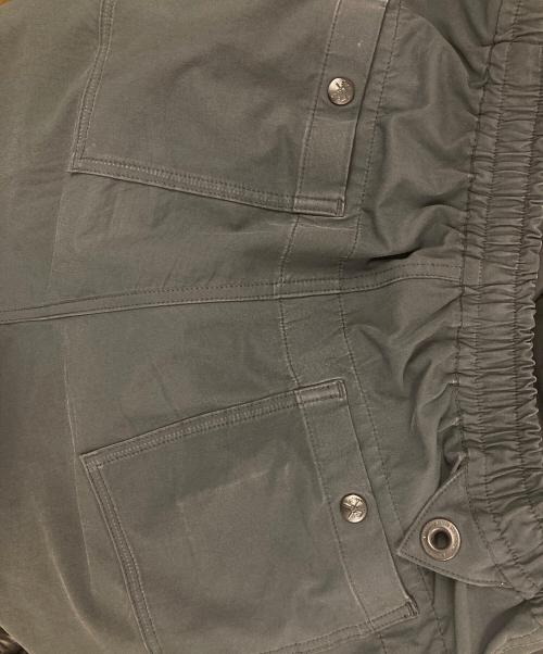 WHITE MOUNTAINEERING（ホワイトマウンテ二アニング）WHITE MOUNTAINEERING (ホワイトマウンテ二アニング) テーパードパンツ ブラックの古着・服飾アイテム
