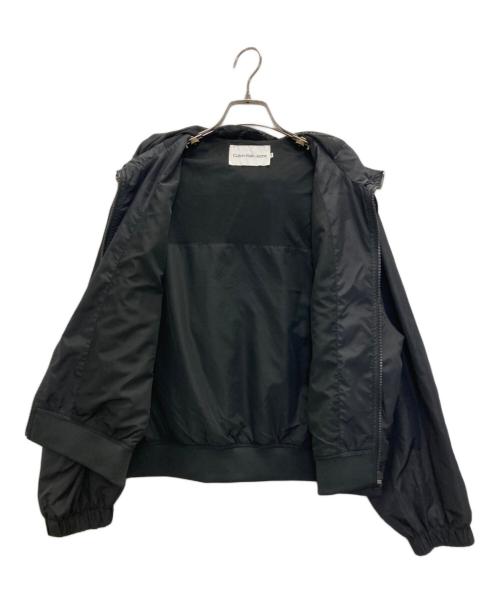 Calvin Klein Jeans（カルバンクラインジーンズ）Calvin Klein Jeans (カルバンクラインジーンズ) パッカブルウィンドブレーカー ブラック サイズ:Sの古着・服飾アイテム